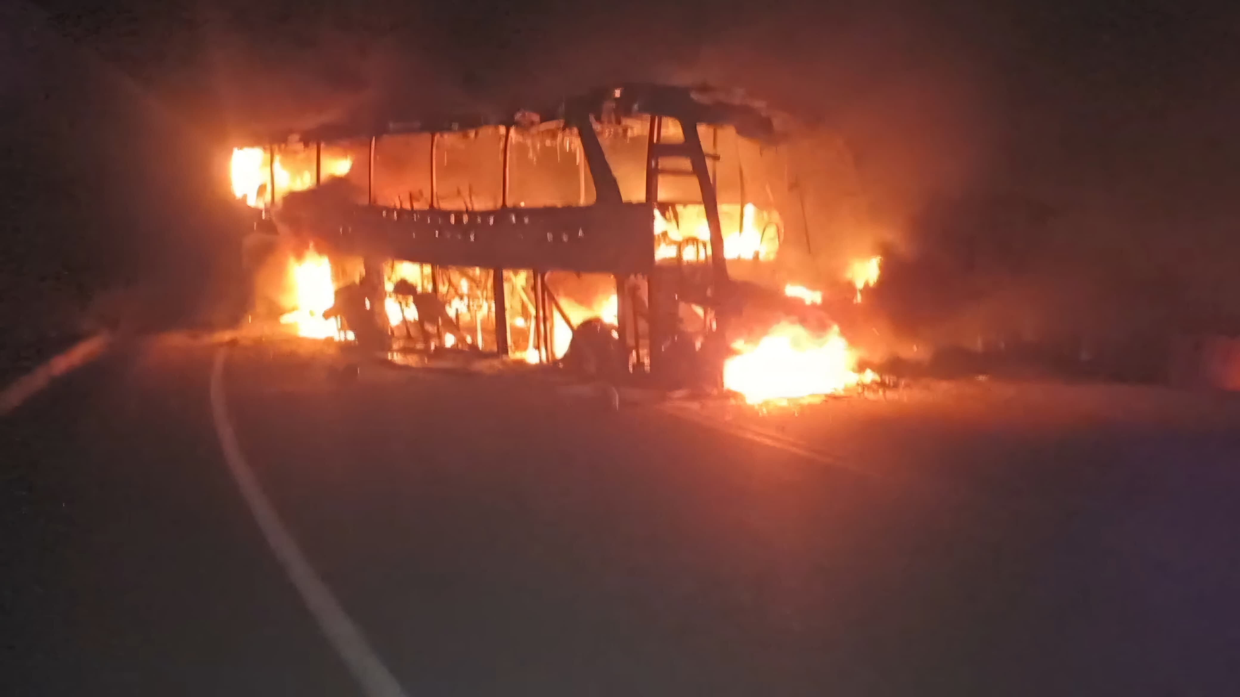 Ataque a bus de pasajeros en Cauca | Foto: Transipiales
