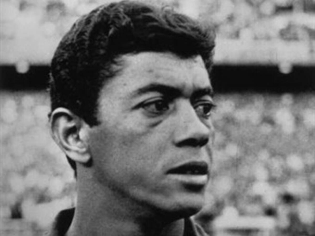 El brasileño Amarildo reveló que padece cáncer de garganta.