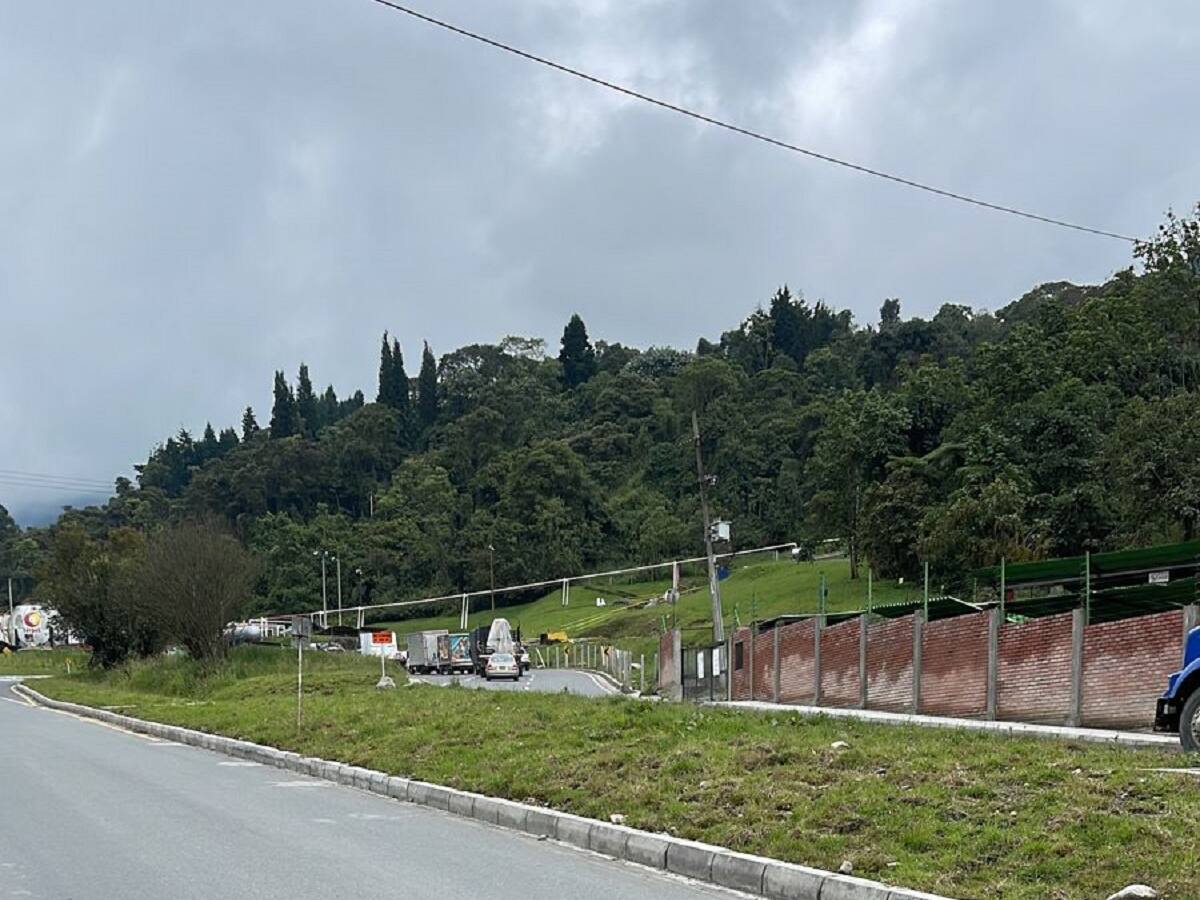Habilitan la vía Manizales - Bogotá, después de que estuviera cerrada por derrumbes