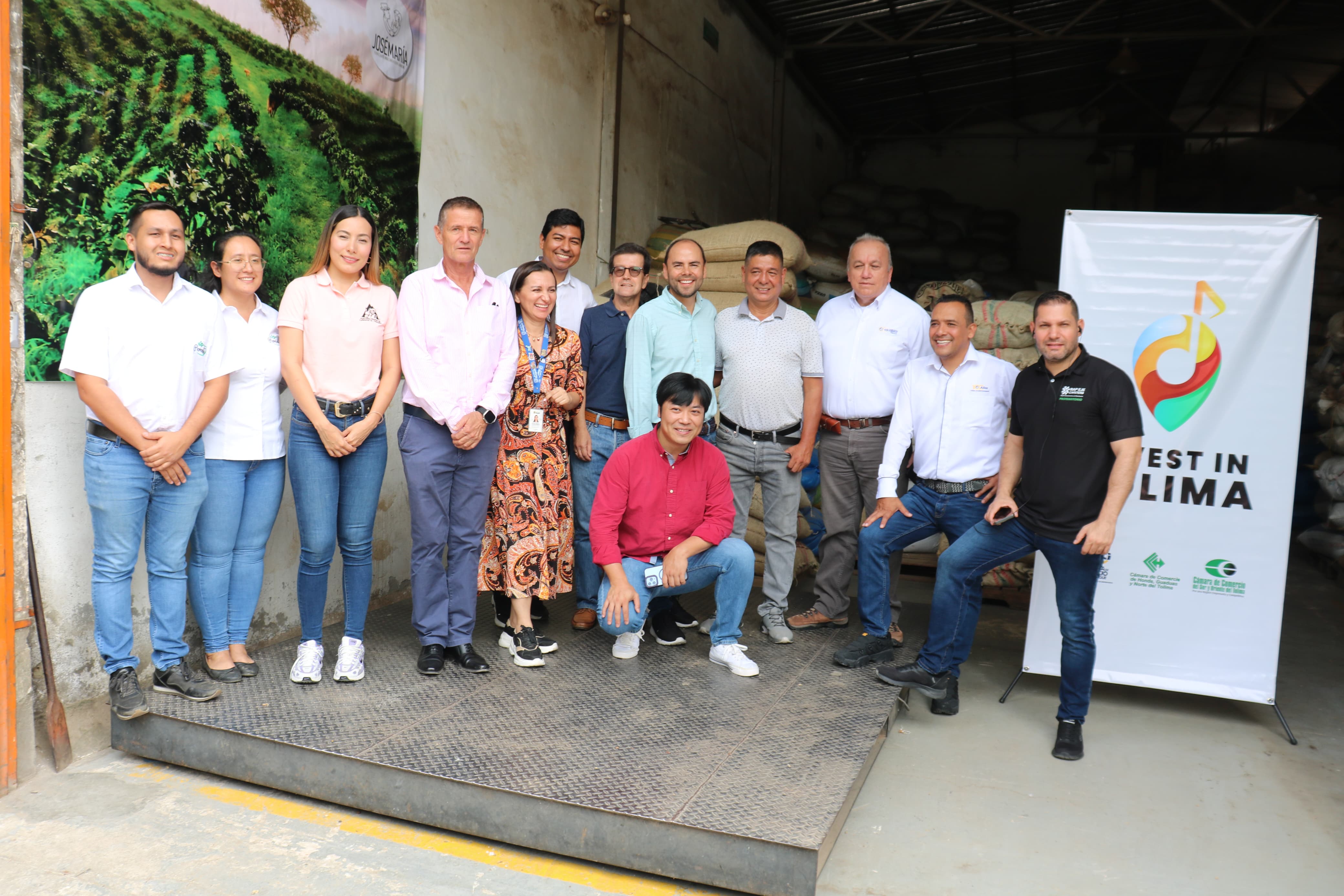 Diferentes instituciones participaron en el envío de 17 toneladas de café a China