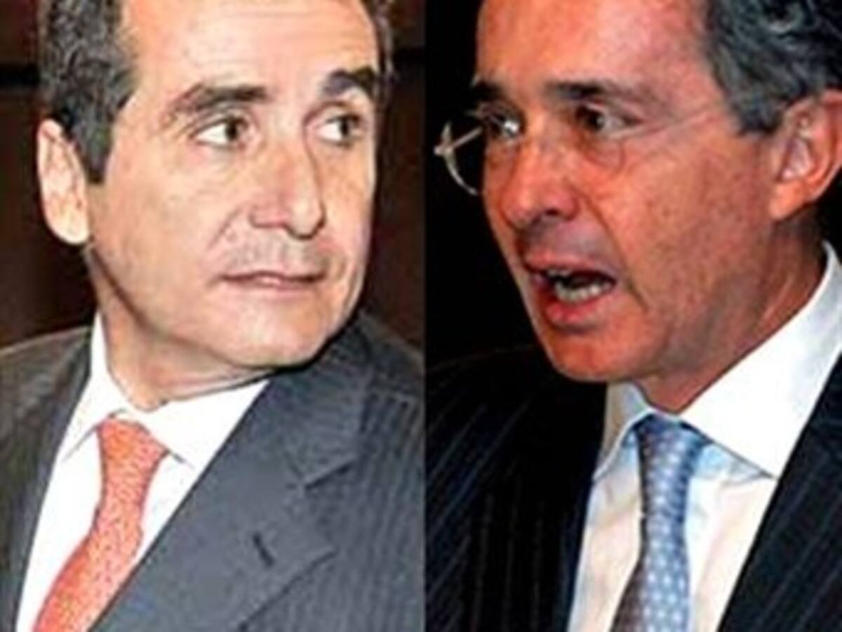 Uribe no tiene reparos sobre los negociadores designados por Santos