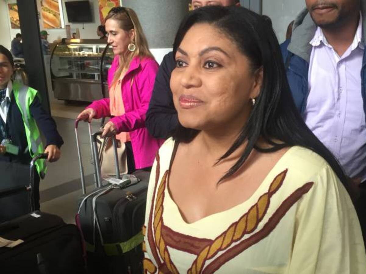 Ex gobernadora de La Guajira investigada por la Fiscalía regresó de EEUU