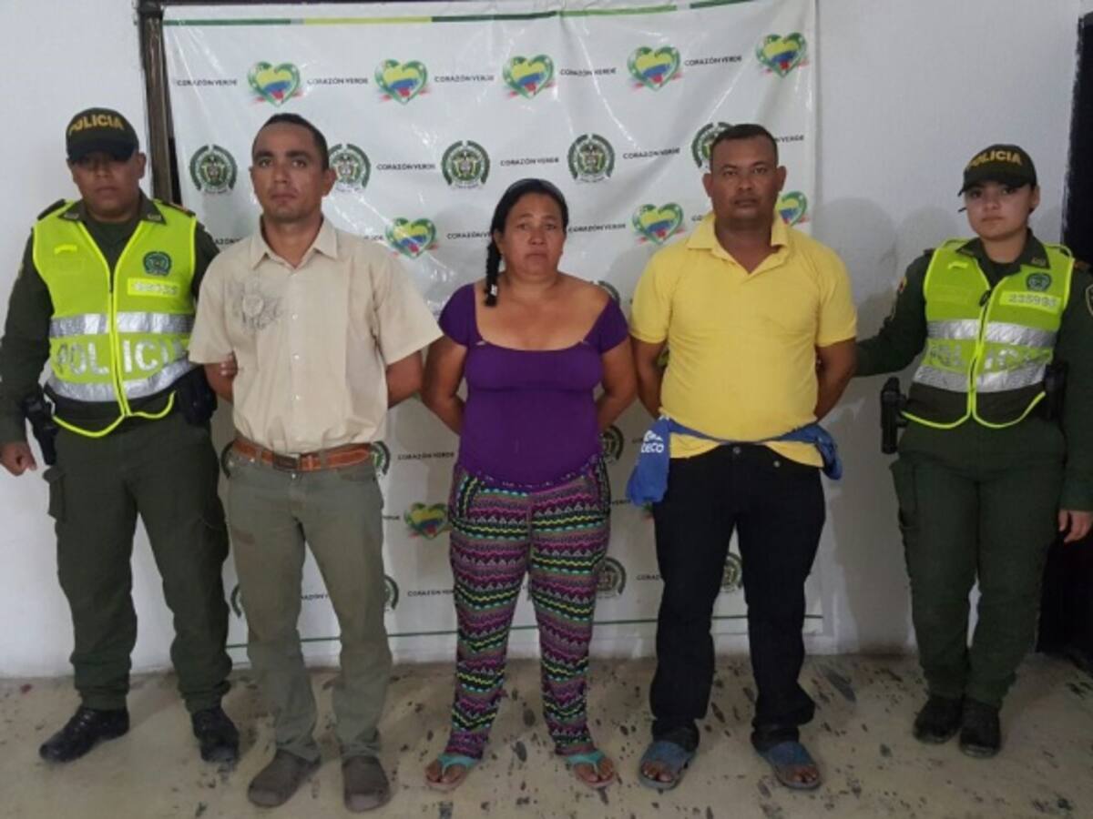 Capturan a tres personas por arrastrar un perro amarrado a un vehículo