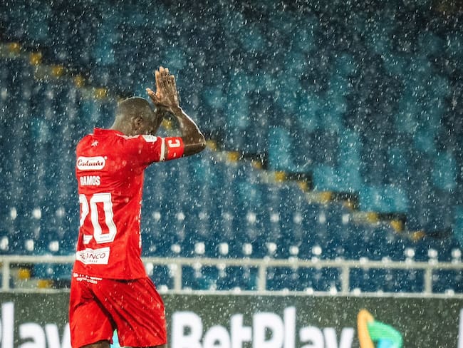 Adrián Ramos celebra su gol ante La Equidad / Twitter: @Americadecali