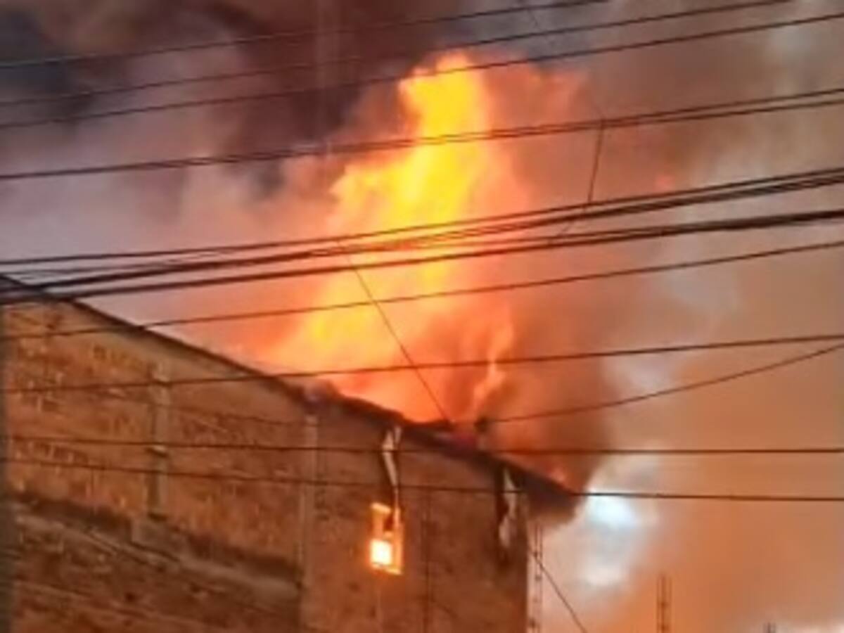 Nueve personas damnificadas por incendio en un inquilinato de Armenia