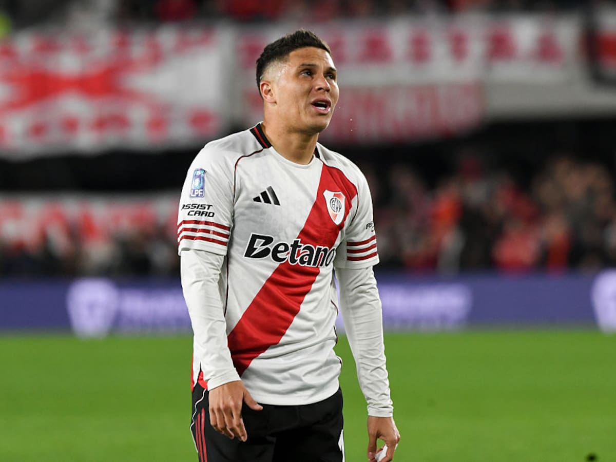 Prensa argentina reacciona a posible salida de Juanfer de River Plate: “El entrenador no lo valoró”
