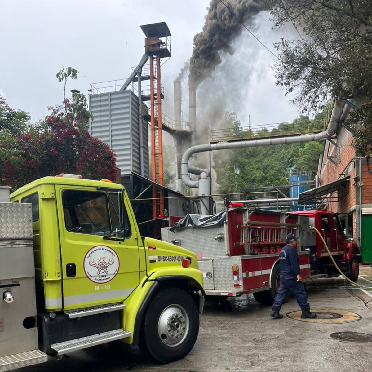 Controlan incendio en una empresa de harinas