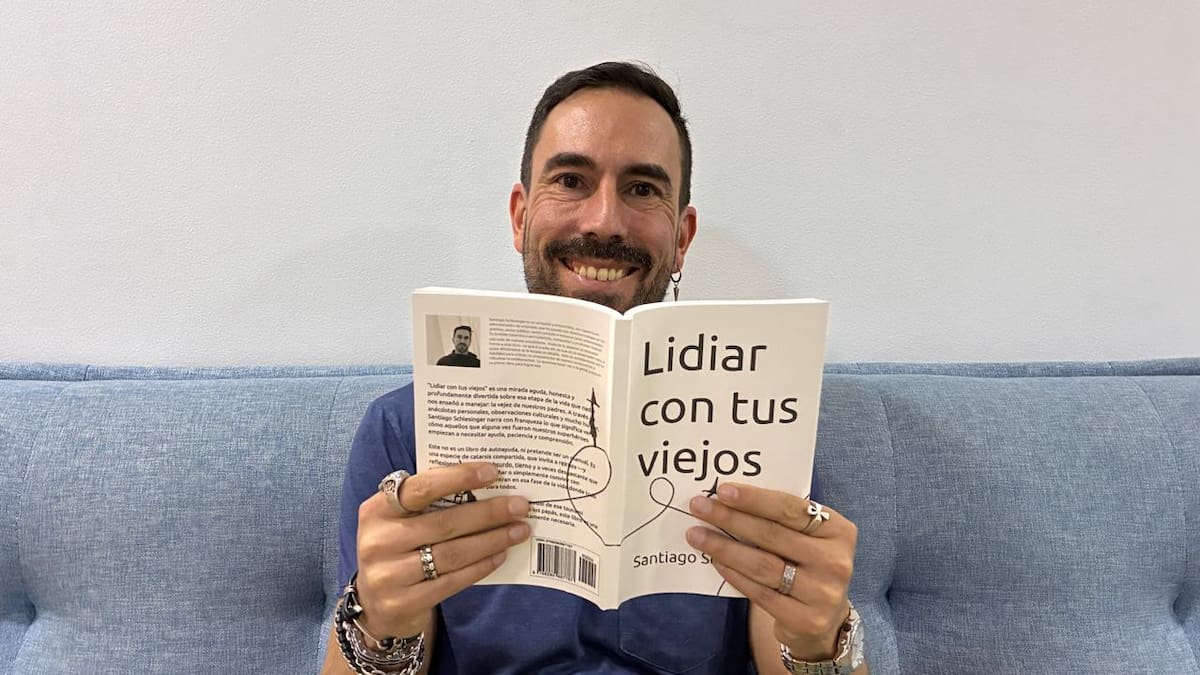 "Lidiar con tus viejos" de Santiago Schlesinger