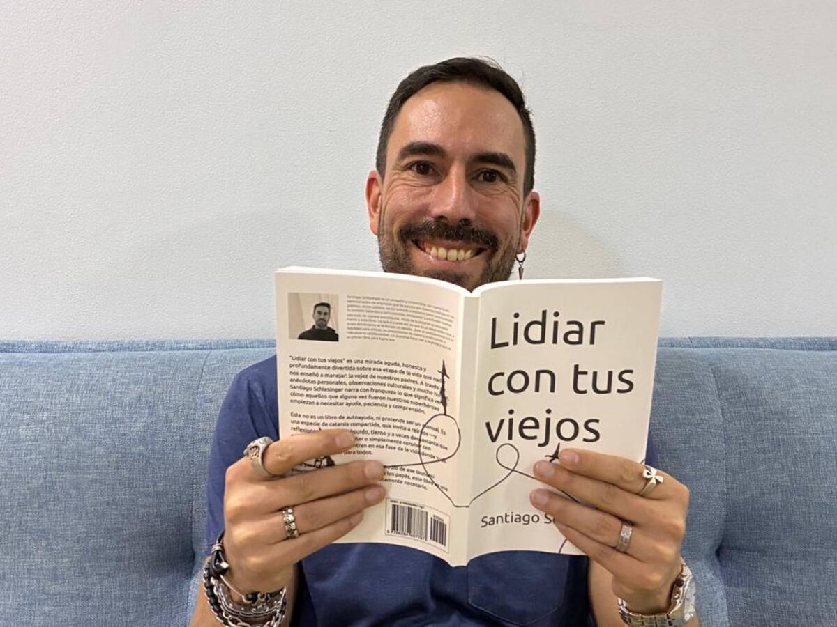 ”Lidiar con tus viejos”, un libro guía para entender cómo es la convivencia con adultos mayores