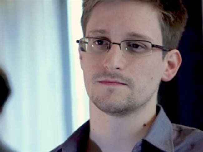 Diputado pide reunión con Snowden para conocer espionaje en Suiza