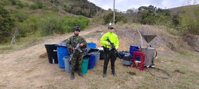 Destruyen laboratorio del Clan del Golfo con 649 kilos de cocaína en el norte del Valle