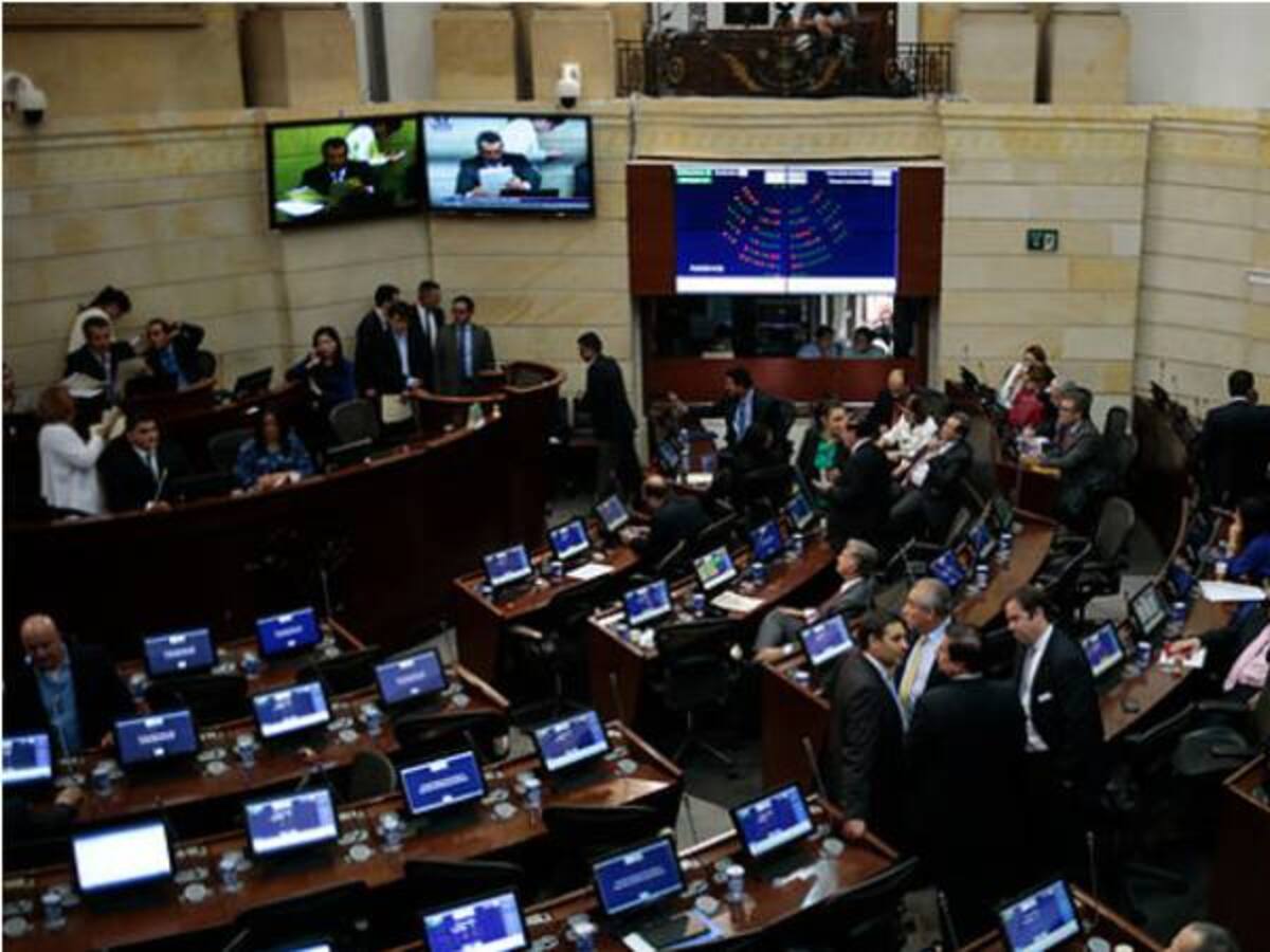 Congreso entregó documentación para debate del plebiscito para La Paz