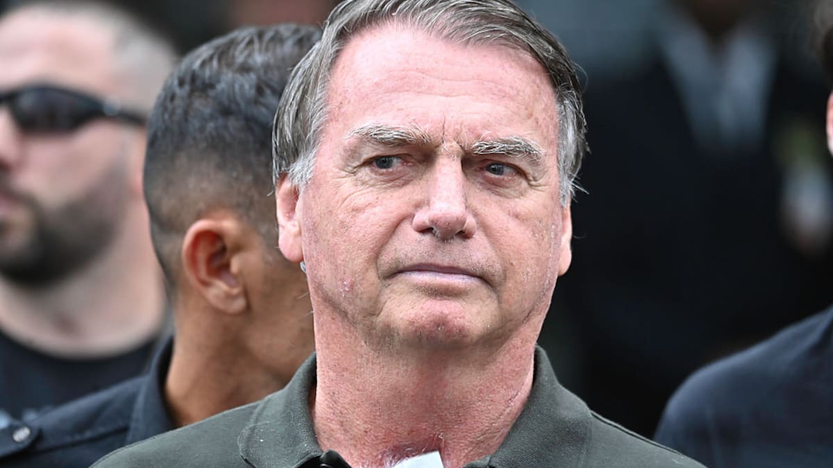 Bolsonaro es trasladado a un hospital tras sentirse mal en la cárcel