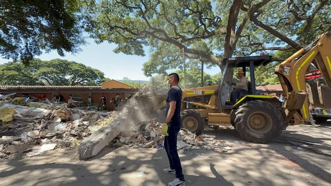 Foto: EMCALI frente a la atención de la emergencia por el terremoto del 10 de agosto del 2026