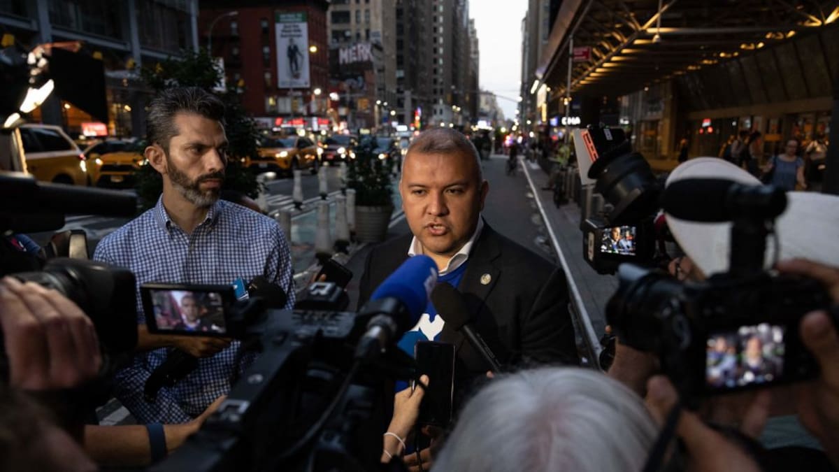 Crisis por llegada de indocumentados a Nueva York: ¿qué solución da el Gobierno?