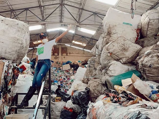 Reciclaje y trueques en pandemia: Frutas a cambio de plásticos