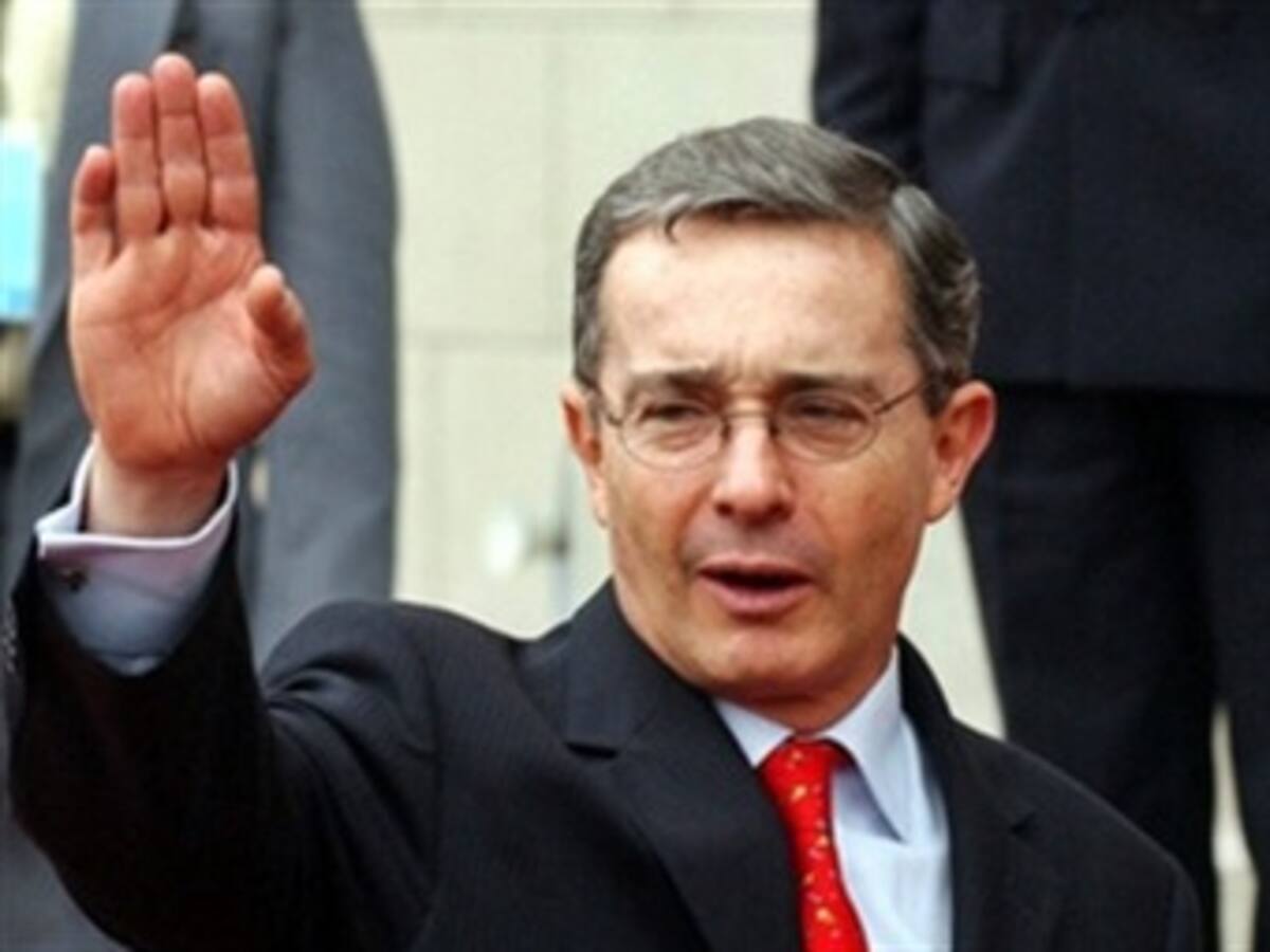 Conminan al Presidente a que no intervenga en política