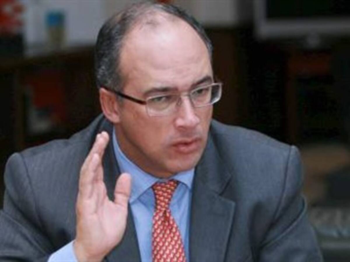 Sólo cobraríamos IVA a la canasta familiar si podemos devolverlo a los más pobres: Minhacienda