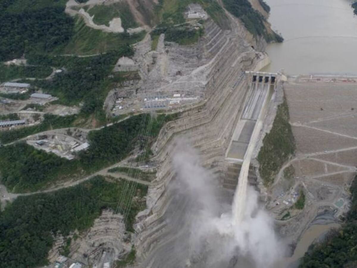 Hidroituango abrirá sus otras tres compuertas del vertedero