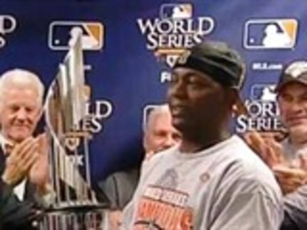 El bicampeón mundial de Béisbol Edgar Rentería habló en Caracol Radio y le dedicó su triunfo a Colombia