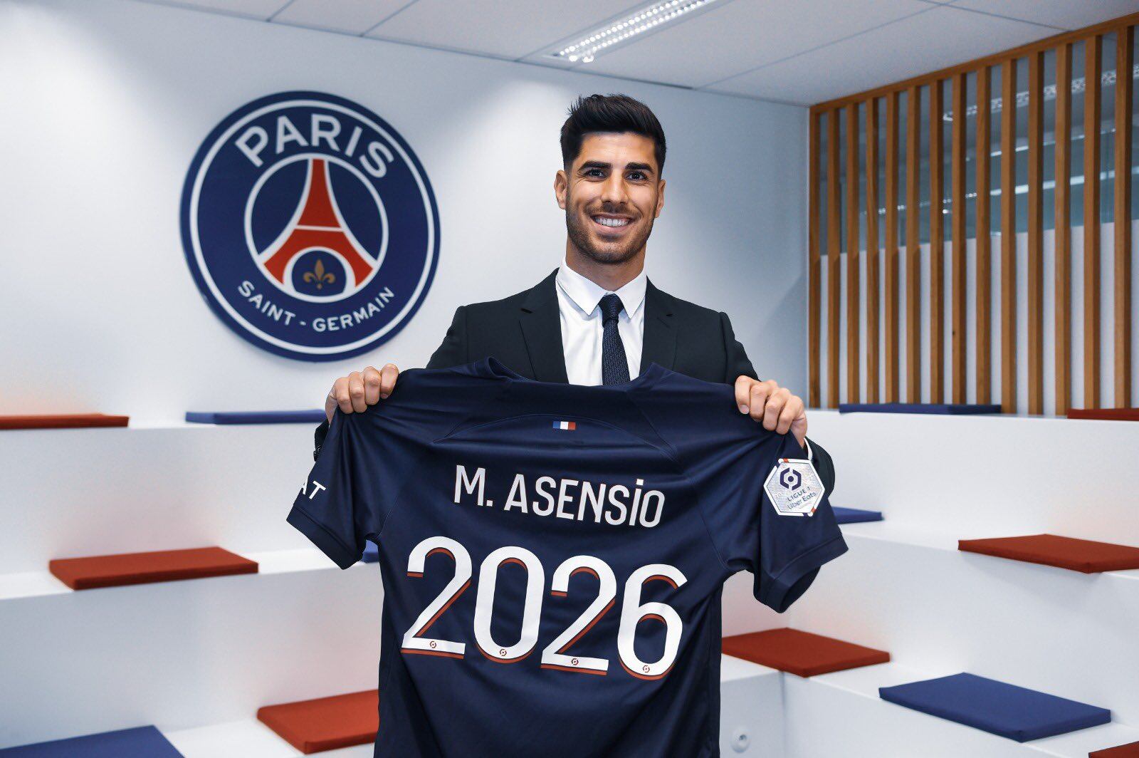 Marco Asensio fue presentado como nuevo jugador del PSG / @PSG_espanol