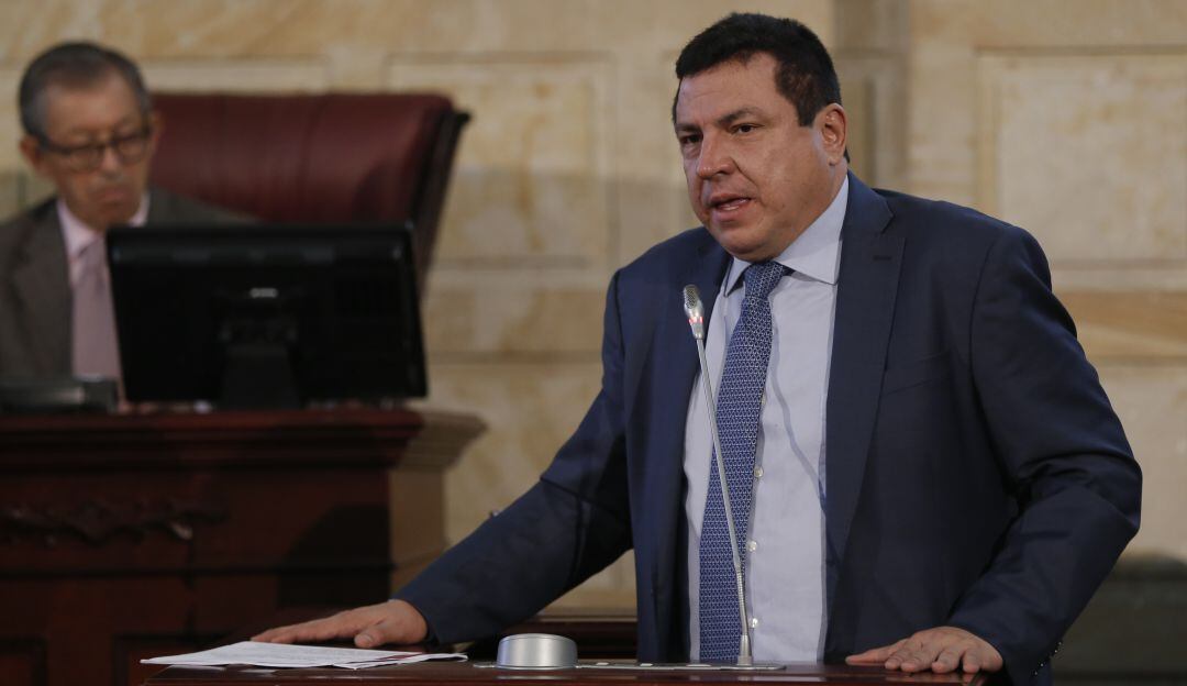 Senador Miguel Ángel Pinto denunciará penalmente por calumnia a Ingrid Betancourt