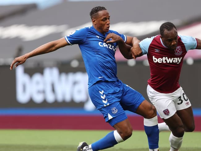 Yerry Mina volvió a salir sustituido por lesión en el partido ante West Ham