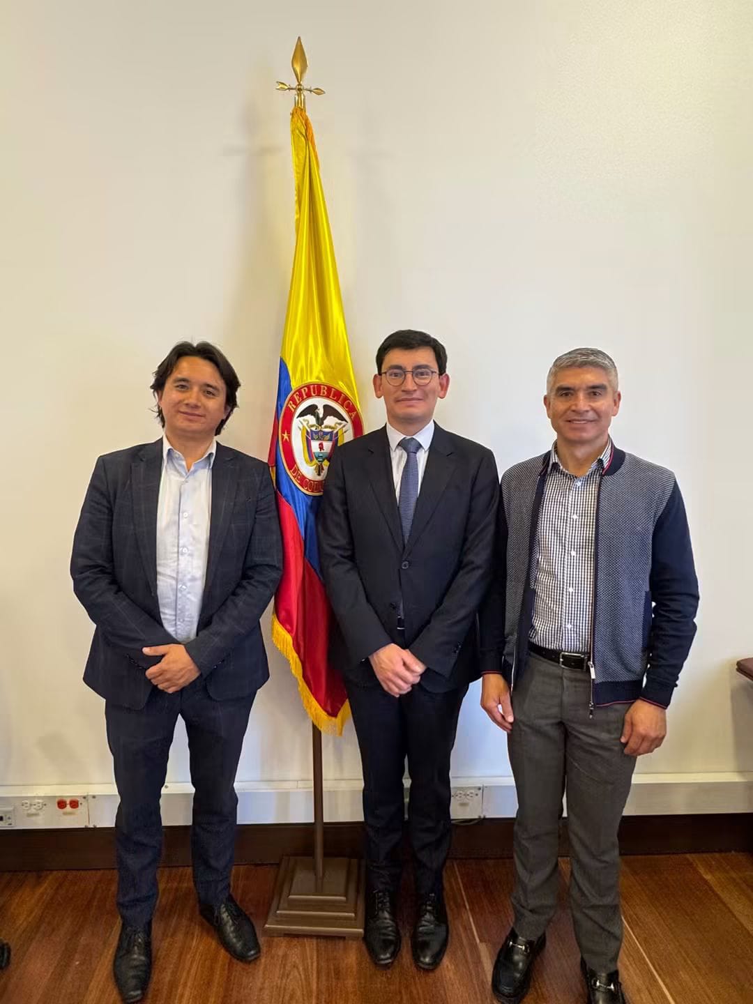 El alcalde de Samacá. Wilson Castiblanco Gil, se reunió con el viceministro del Interior, Jorge Ernesto Roa, para avanzar en proyectos de seguridad para el municipio / Foto: Alcaldía de Samacá.