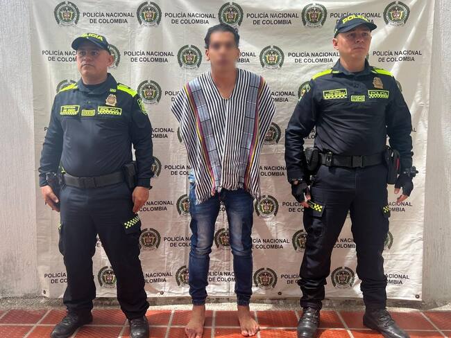 El capturado registra anotaciones judiciales por delitos de lesiones personales, violencia intrafamiliar. Foto Policía Metropolitana.