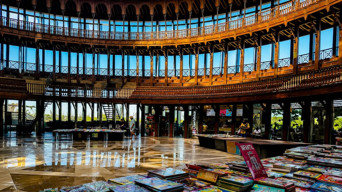 El Gran Outlet de Libros se despide de Cartagena este domingo 24 de mayo