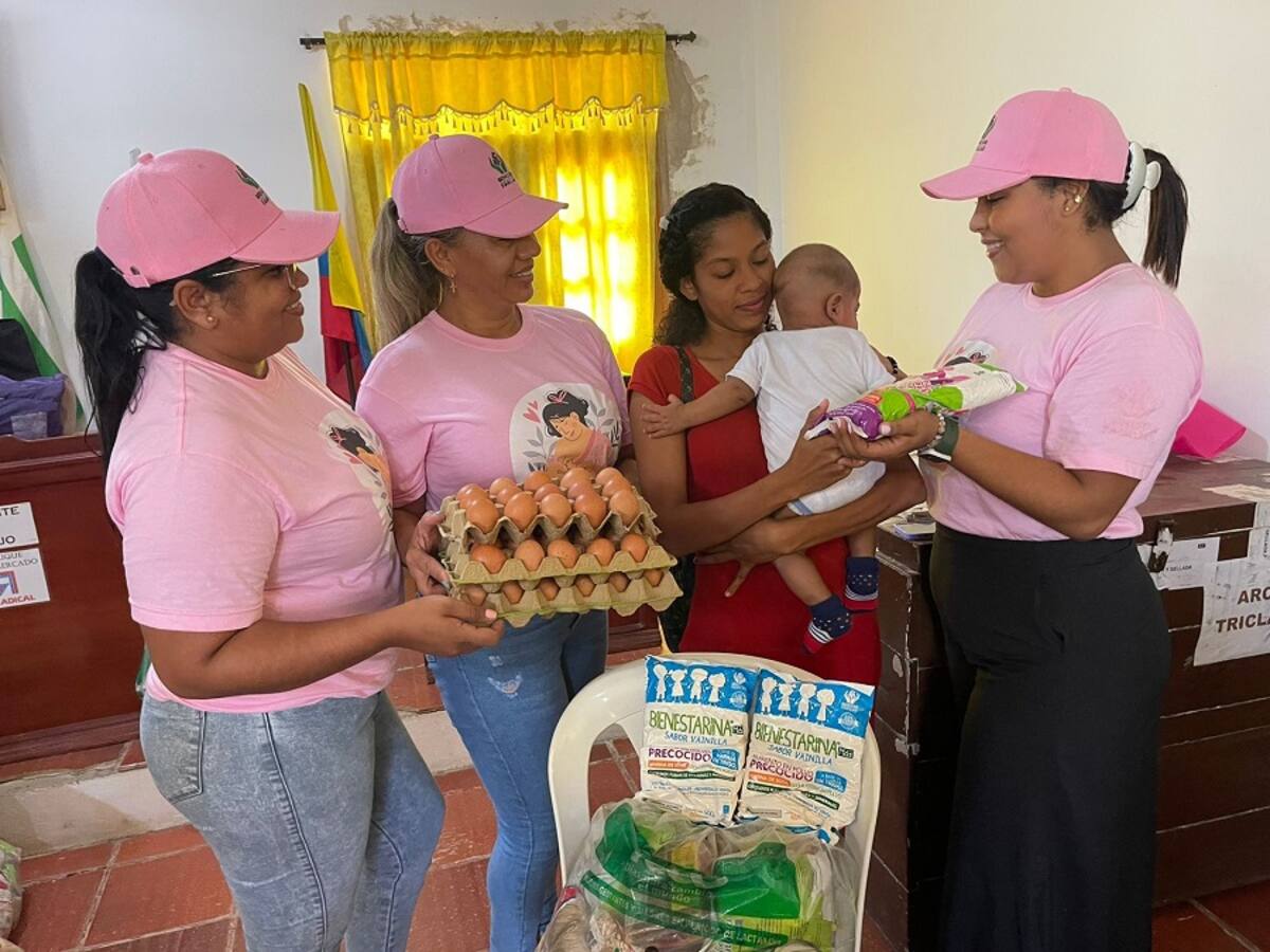ICBF beneficia a madres en situación vulnerable con entrega de raciones en Clemencia