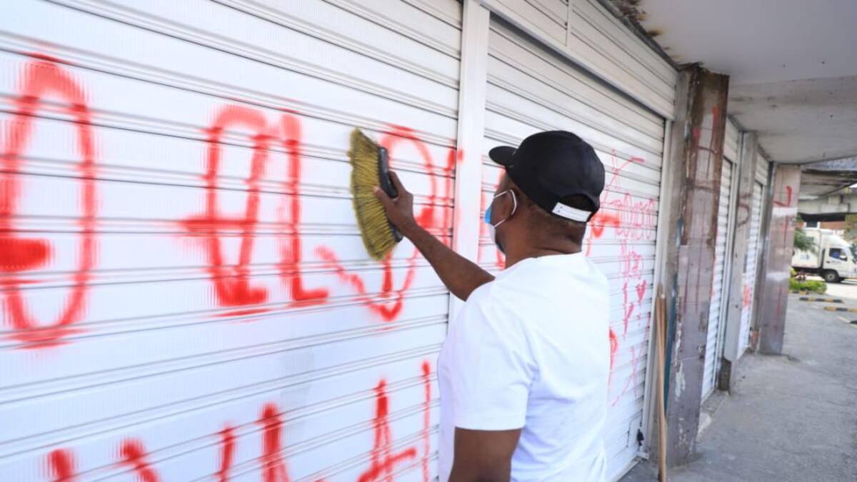 Pintatón en "La Luna" busca reactivación económica y embellecer el sector