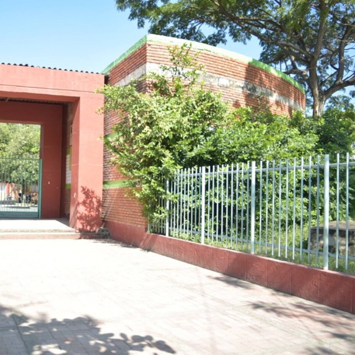 Distriseguridad garantiza monitoreo a través de cámaras de videovigilancia en colegios