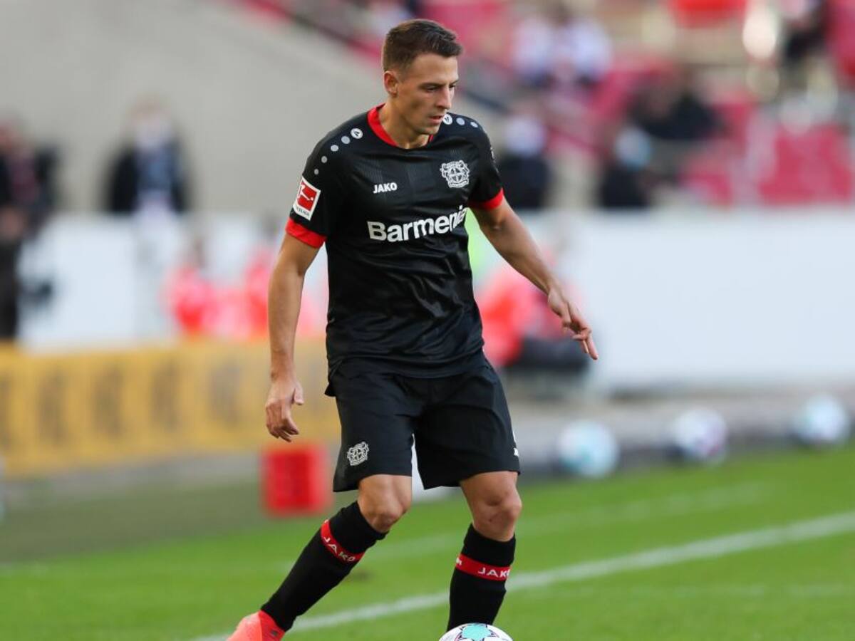 Santiago Arias volvió a entrenar en campo de juego con Bayer Leverkusen