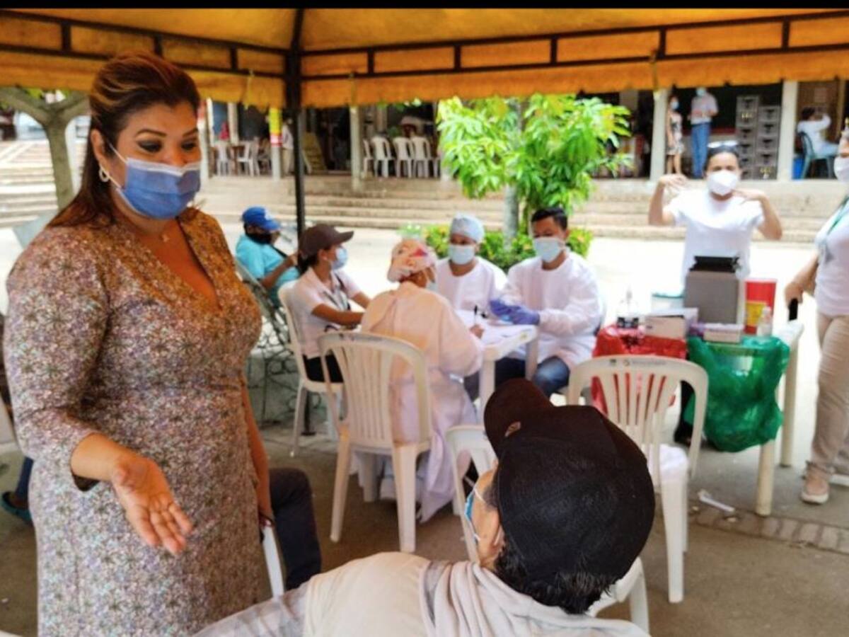 “Vacunaton” contra la COVID-19 en mercado de Sincelejo