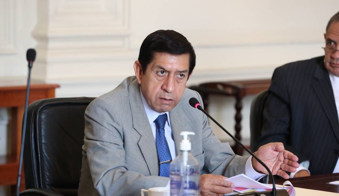 Ministro del Interior de Perú, Alfonso Chávarry, asegura que han habido 3 muertes en el paro de transportistas. Foto: Tomada de twitter @MininterPeru