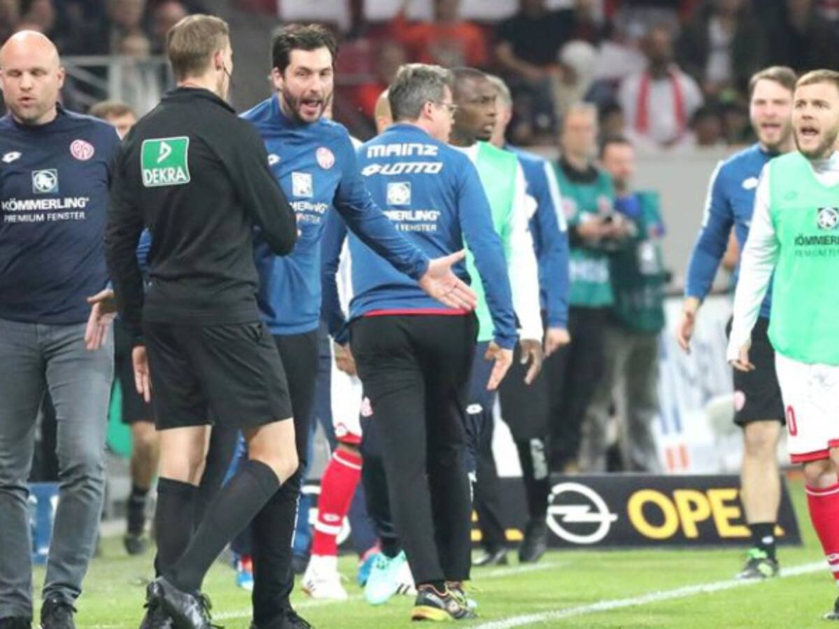 VAR sanciona un penal en el entretiempo y le entrega la victoria al Mainz
