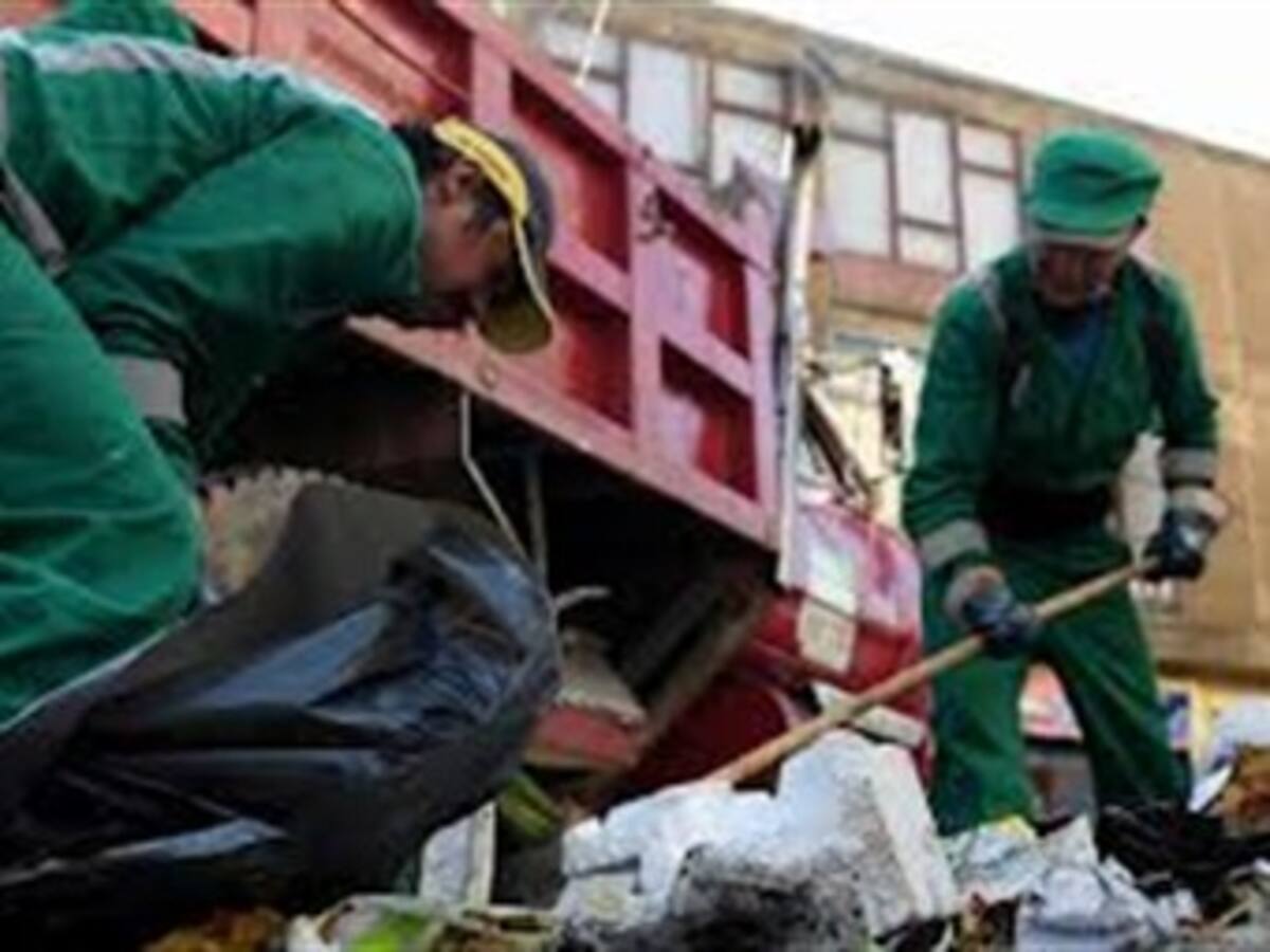 Empresa de Acueducto estudia quitar operación de aseo a Aguas de Bogotá
