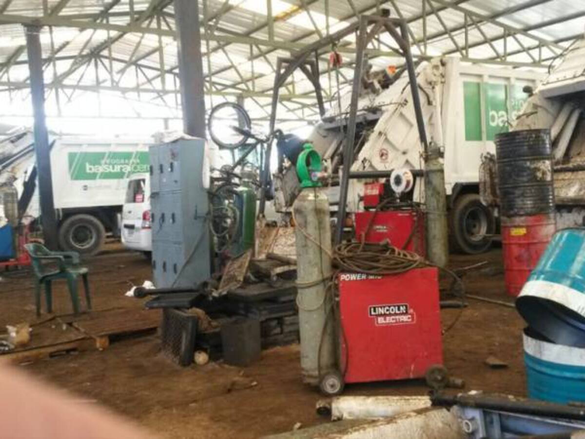 Casi la mitad de los camiones recolectores de Aguas de Bogotá están fuera de servicio