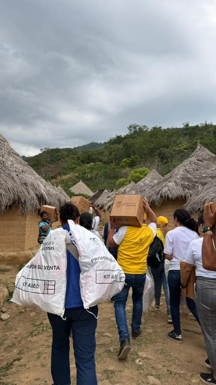 La Unida para las Víctimas realiza jornadas para mitigar los impactos del conflicto armado en la Sierra Nevada y dispuso la entrega de 48 toneladas de ayuda humanitaria. 
(Foto: cortesía/Unidad para las Víctimas)