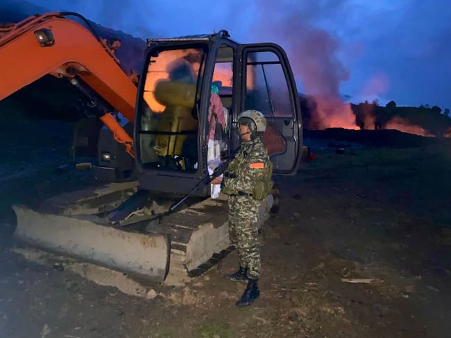 Golpe a minería ilegal del Clan del Golfo en Urrao: Ejército intervino 17 unidades y capturó a 18