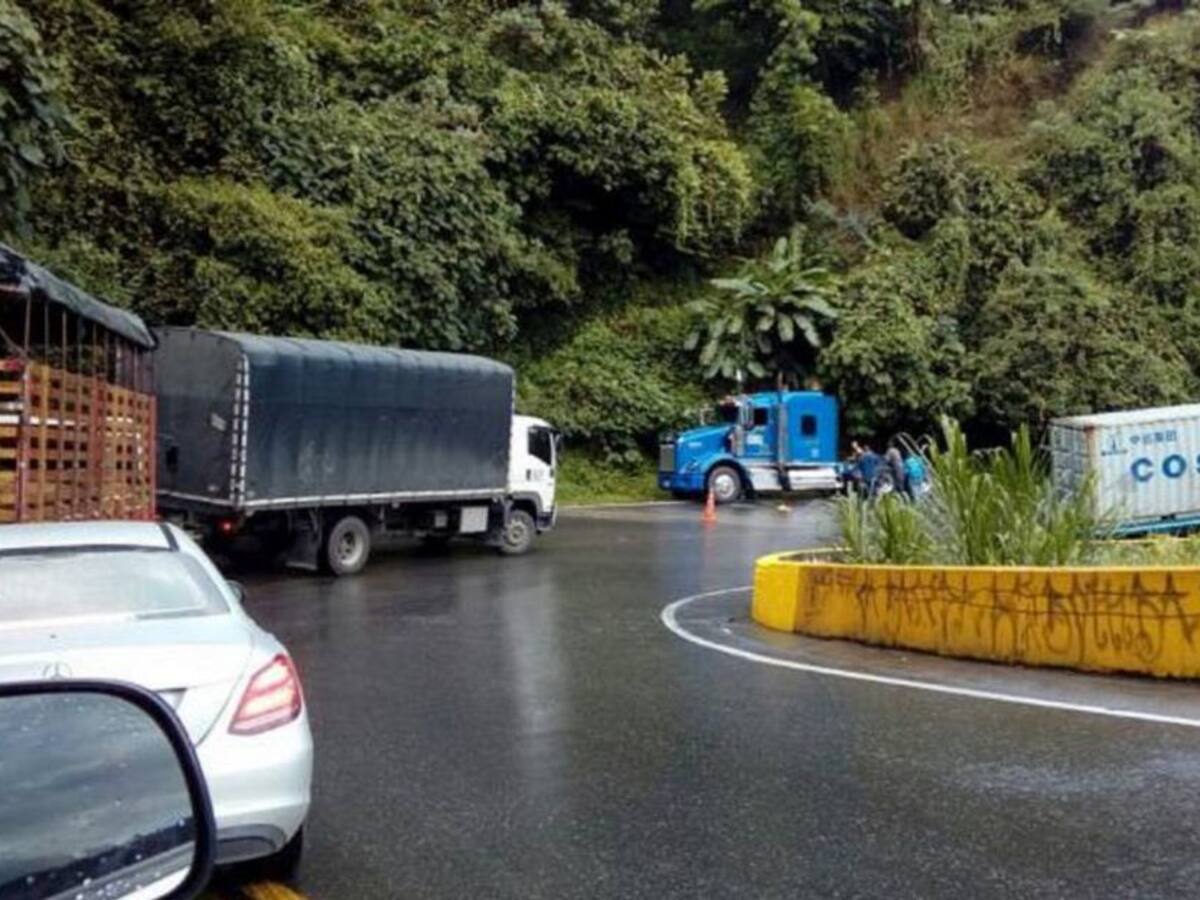 El comandante de la Policía de Tránsito y Transporte del Quindío, Capitán Mauricio Díaz