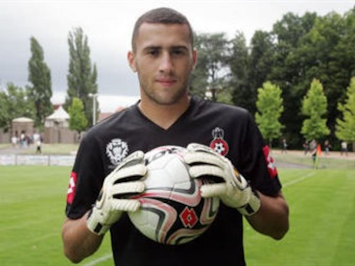 El arquero colombiano David Ospina se incorporó a pretemporada con el Niza