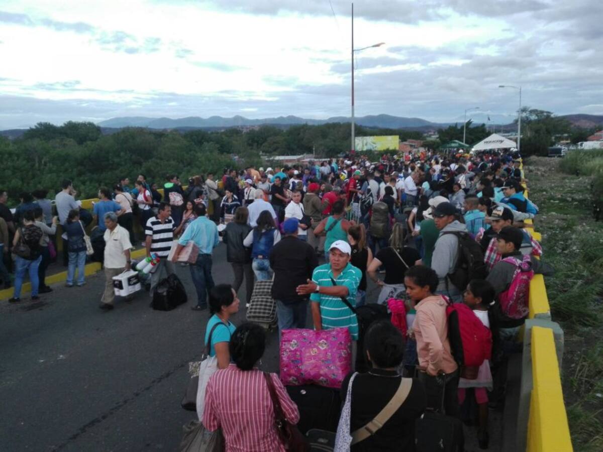 Las autoridades advierten que han habilitado 31 puestos para el trámite de documentos de los extranjeros que llegan a Colombia.