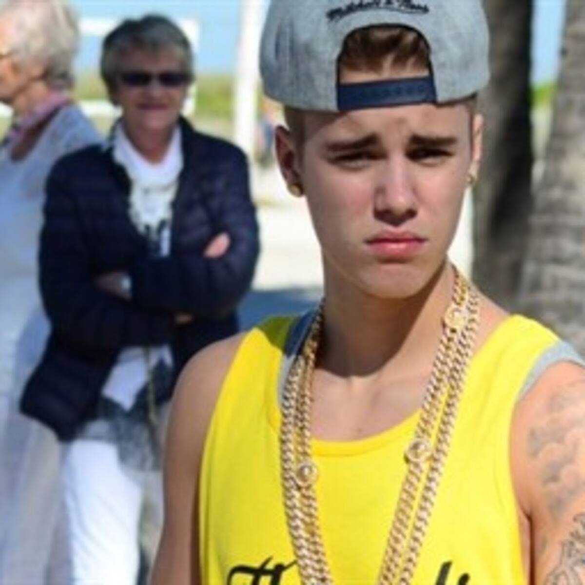 Justin Bieber bebe y fuma 'más que nunca'
