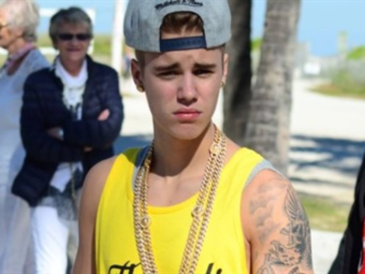 Justin Bieber bebe y fuma 'más que nunca'