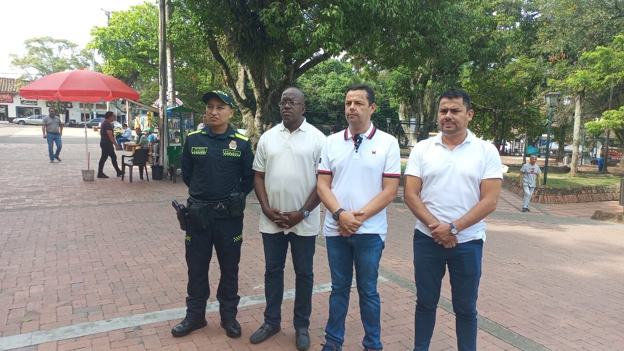 El municipio de Garzón se convirtió en el primero en el departamento del Huila, en prohibir el consumo de todo tipo de sustancias psicoactivas en los parques, zonas y áreas cercanas a los establecimientos educativos.