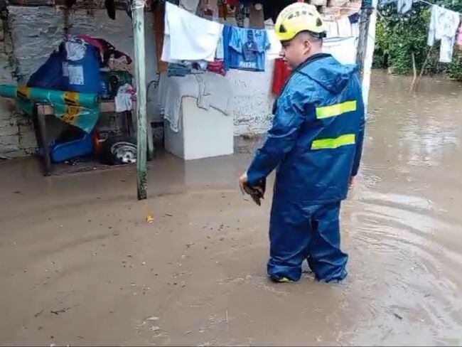 Inundaciones en Viotá, Cundinamarca por el desbordamiento de una quebrada.
