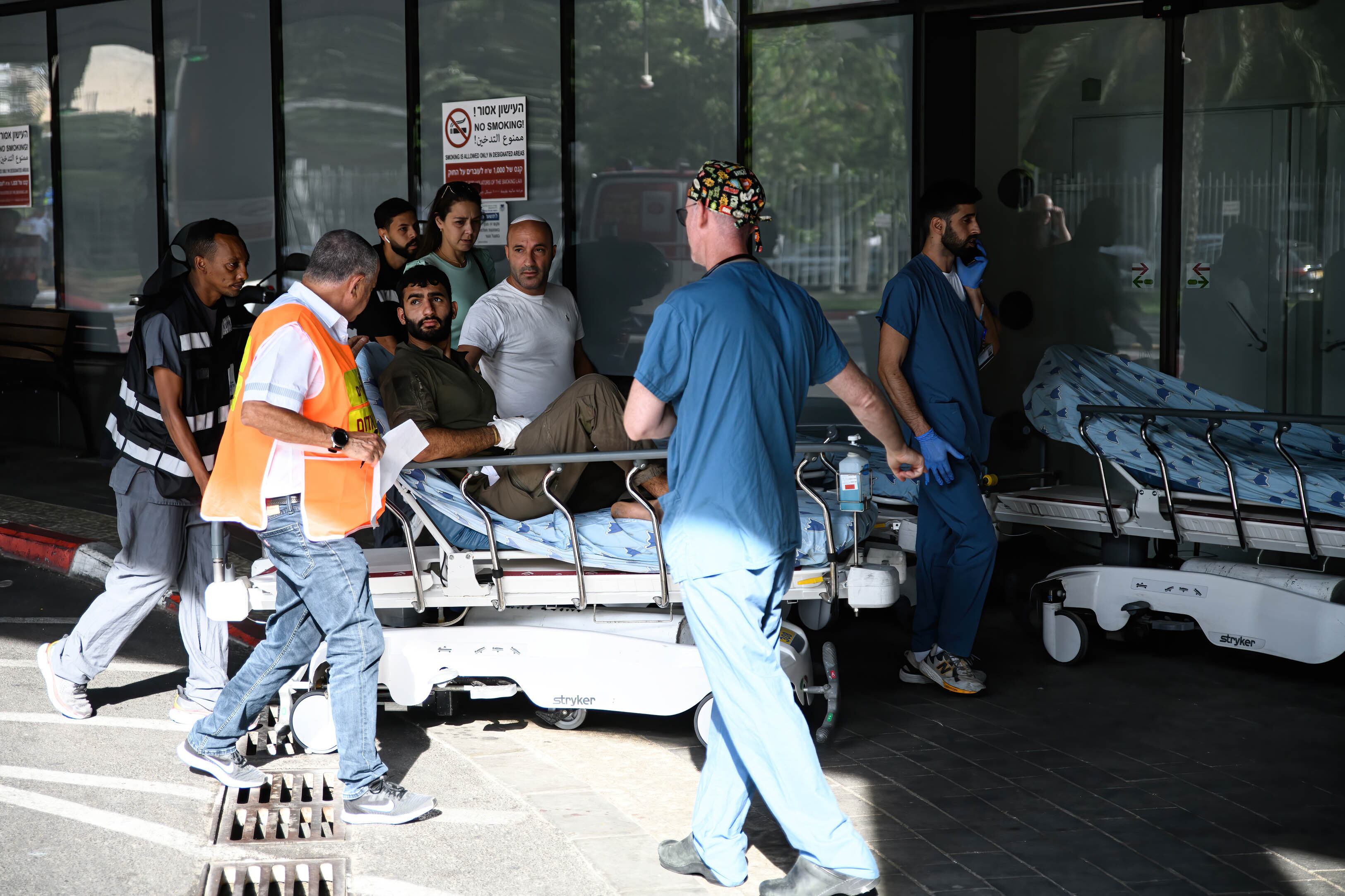 Hospital Ichilov en Tel Aviv tras una incursión de Hamás. (Foto de Matan Golan/SOPA Images/LightRocket vía Getty Images)