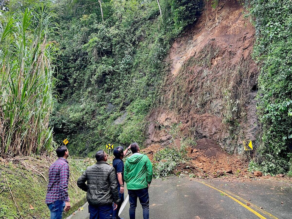 Vía Montenegro – Quimbaya en Quindío tiene tres puntos críticos por derrumbes